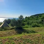 Glamping Bell Tent Robinson Luksuzni šator Ljubac (Zadar)