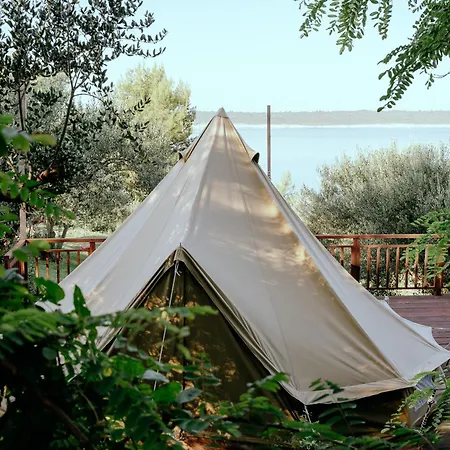 Glamping Bell Tent Robinson Luksuzni šator