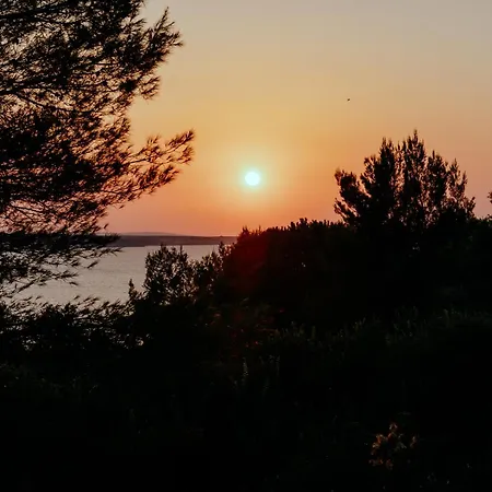 Luksuzni šator Glamping Bell Tent Robinson Ljubac (Zadar)
