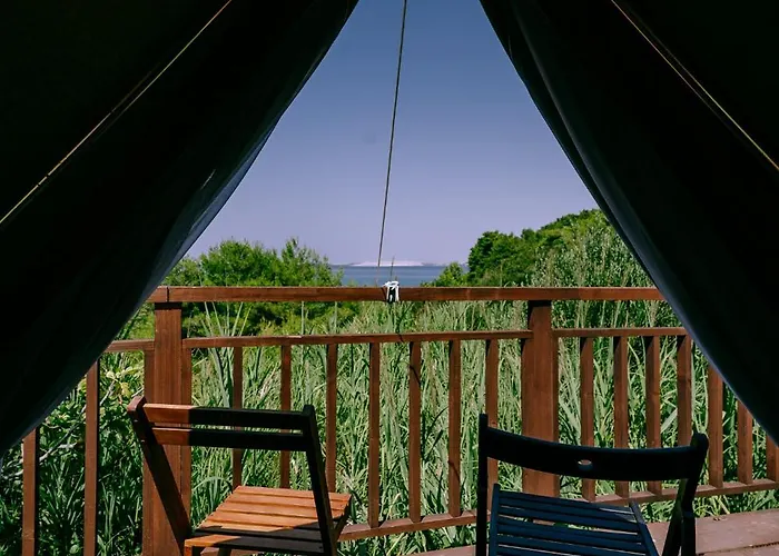 Роскошный шатер Glamping Bell Tent Robinson *