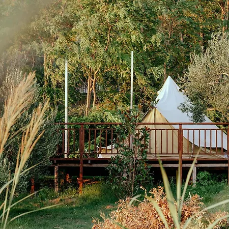 Glamping Bell Tent Robinson אוהל מפואר