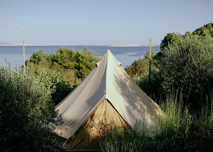 Glamping Bell Tent Robinson ラグジュアリーテント Ljubač