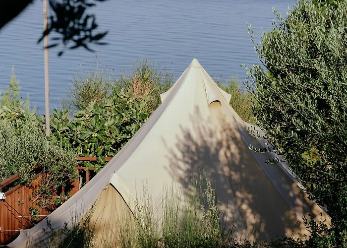 Glamping Bell Tent Robinson ラグジュアリーテント