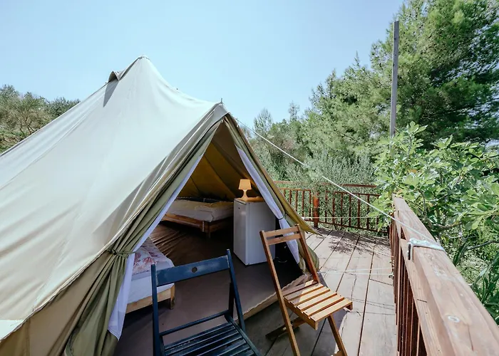Glamping Bell Tent Robinson ラグジュアリーテント