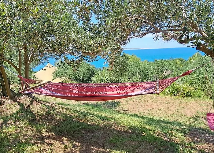 ラグジュアリーテント Glamping Bell Tent Robinson Ljubač