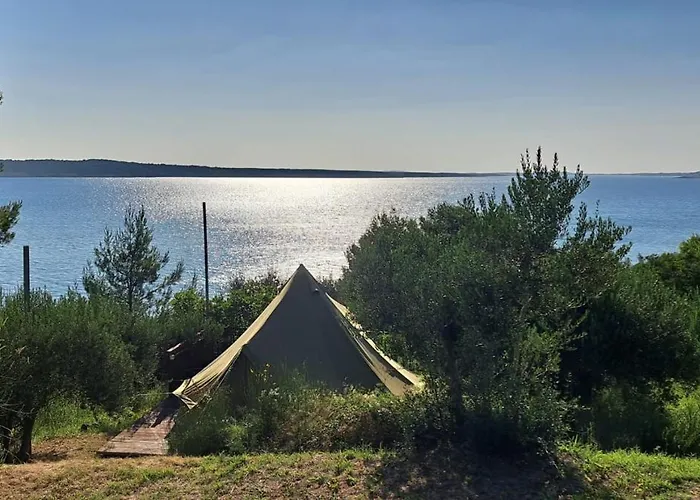 Glamping Bell Tent Robinson * Ljubač